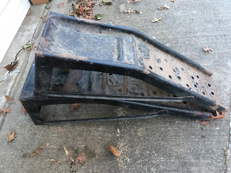 lot 20 image: Car Ramps - Peterson Auto Comp