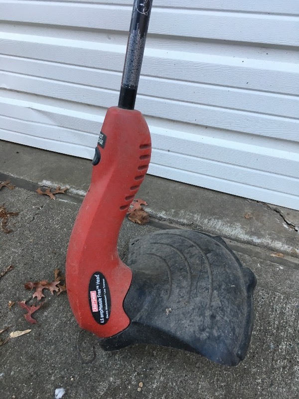 Weedwacker / Trimmer Craftsman Electric 4.6 Amp Moving Sale Wood