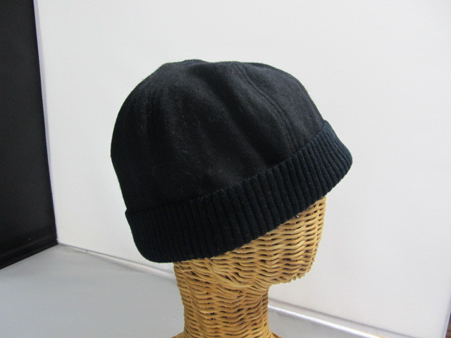 lot 71 image: Winter Hat Beanie-style, Black
