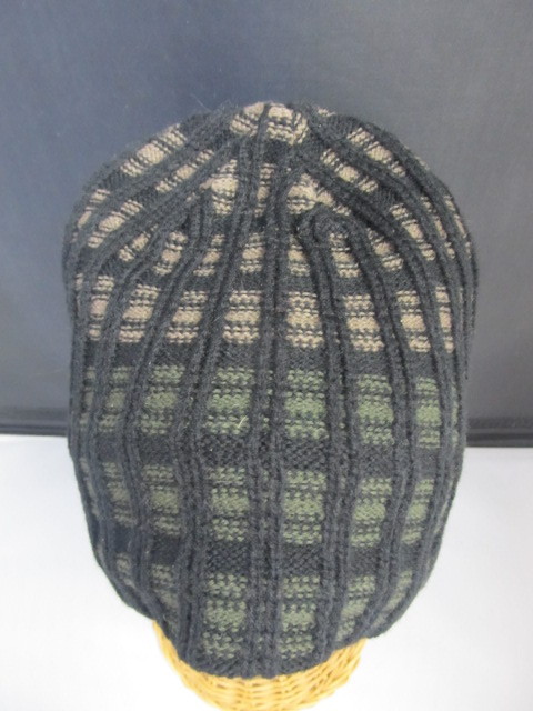 lot 78 image: Knit Winter Skull Cap, greenstans,black patterend