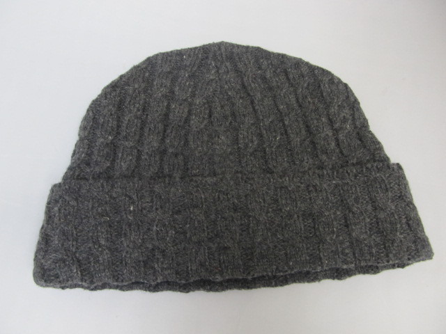 lot 80 image: Knit Winter Cap w Cuff design, grey w lining