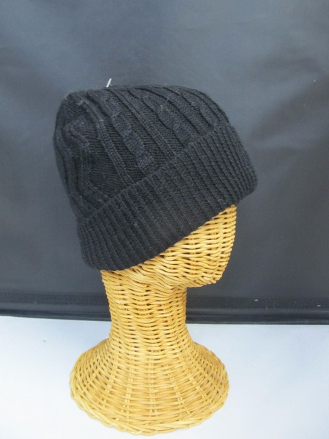 lot 81 image: Knit Winter Skull Cap w Cuff design, BLACK w lining