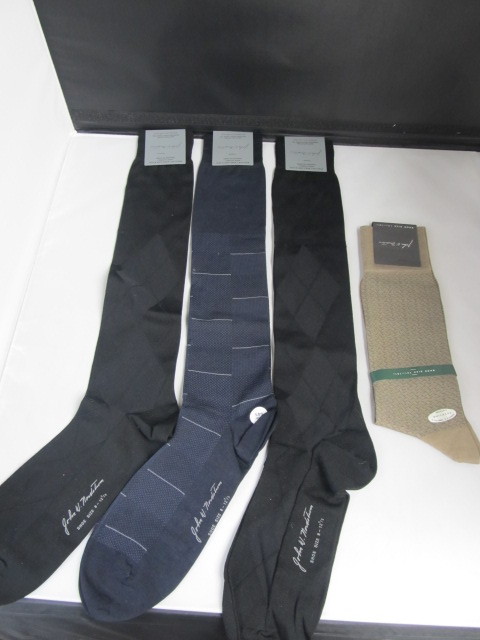 lot 106 image: 4 Pair Nordstrom Dress Socks