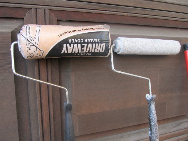 lot 23 image: Group of LongExtending Paint Rollers