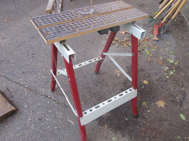 lot 27 image: Folding Adjustable Work Table