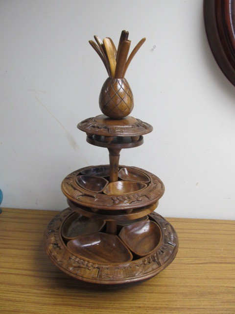 lot 33 image: Large Vintage Wooden 3-Tier Pineapple Lazy Susan