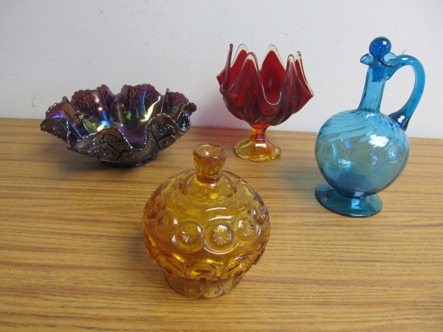 lot 36 image: Group of Vintage Colored Glass wCarnival Glass Bowl