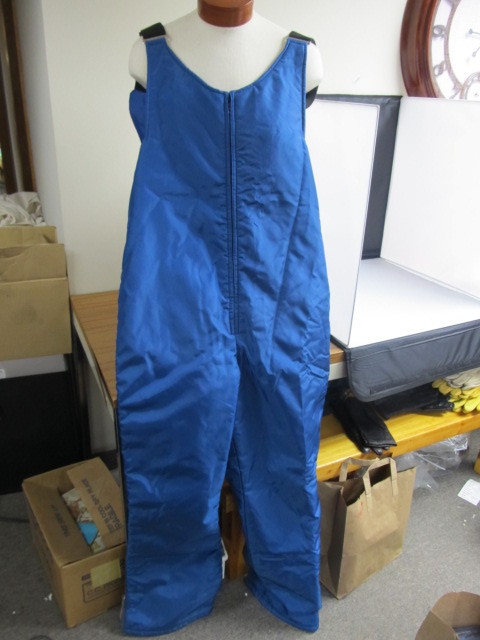 lot 119 image: Raven Snow Pants