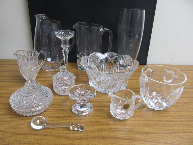 lot 37 image: Group of Nice Quality Crystal