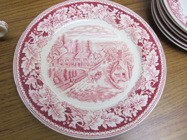 lot 22 image: Homer Laughlin Courier & Ives Red Dishes