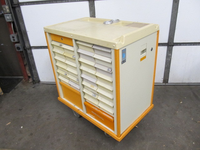 lot 162 image: Rolling MedicalTool Work Station Cabinet wKey #1