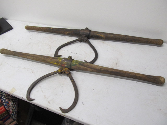 lot 140 image: Pair of Original Antique 2-Man RailroadLumber Carrying Tools