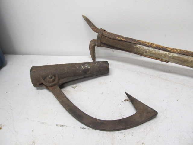 lot 148 image: Antique RailroadLog Rolling Tools