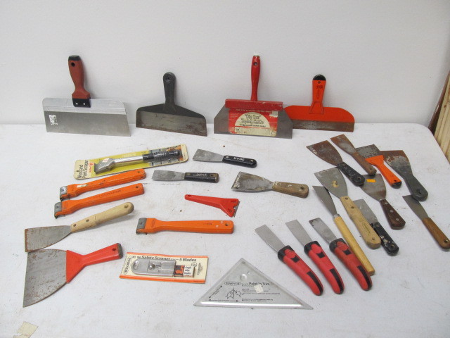lot 157 image: Lot of Scrapers & Putty Knives