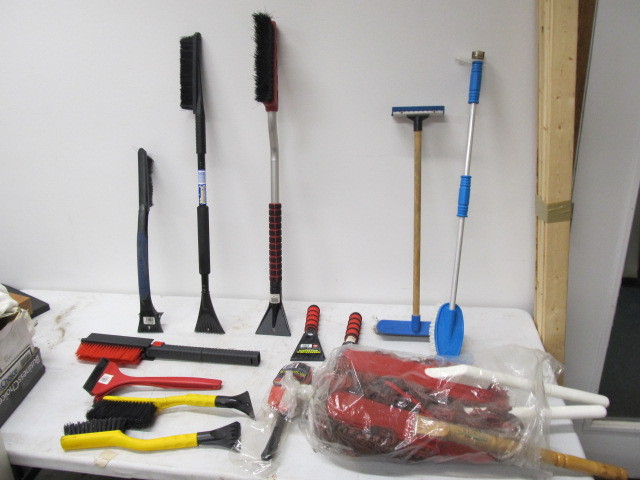 lot 158 image: Lot of Snow Scrapers & Car Brushes