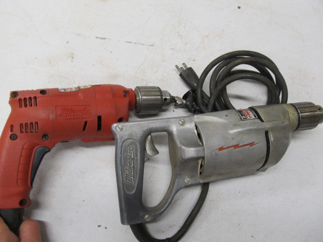 lot 159 image: 2 Working MILWAUKEE Drills