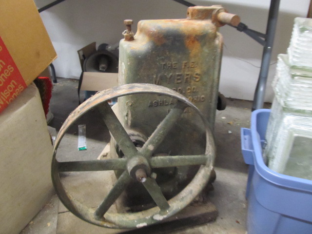 lot 161 image: Antique MYERS Self-Oiling Deep Well Working Head