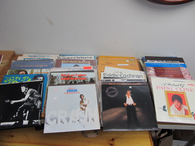 lot 185 image: LARGE Lot of Vintage Vinyl Records