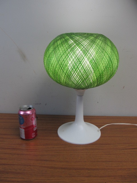 lot 190 image: Vintage Mod Table Lamp
