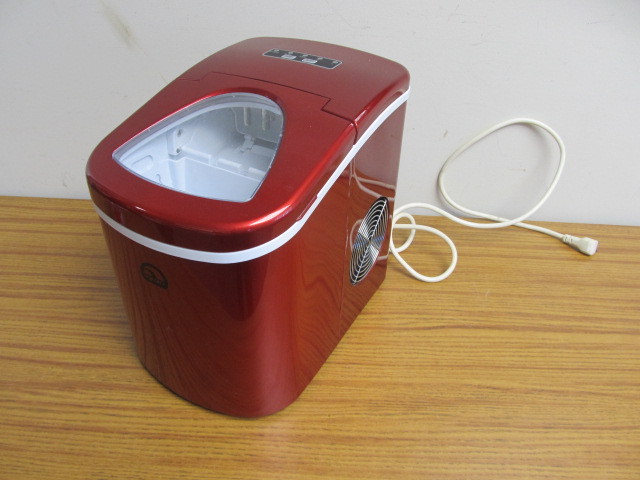 lot 192 image: Working Portable Ice Maker