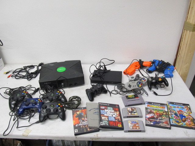 lot 228 image: Large Lot of Video Game SystemsGames