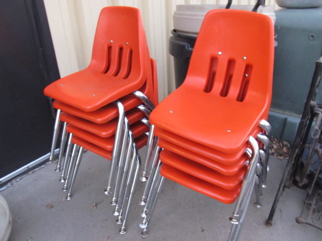 lot 235 image: Group of 10 Childs School Style Chairs
