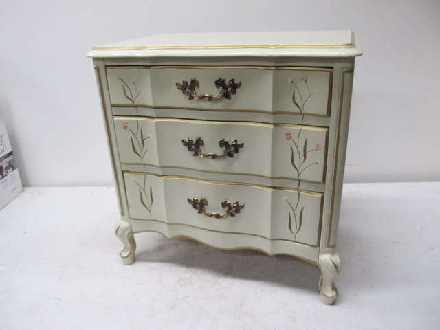 lot 244 image: Nice Vintage Painted Small DresserNight Stand