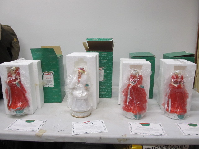 lot 282 image: MINT IN BOX Happy Holidays Musical Barbies