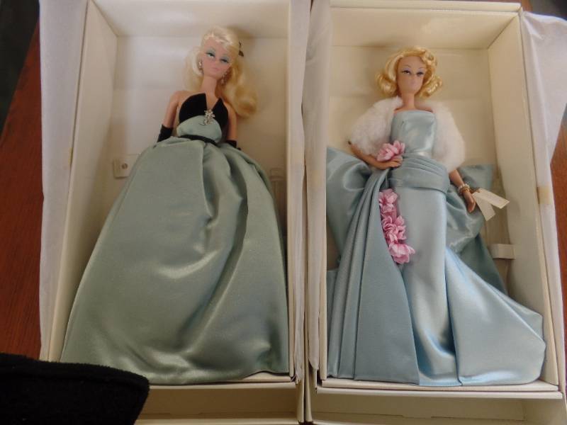 lot 409 image: BARBIE LIMITED EDITION FASHION MODEL COLLECTION