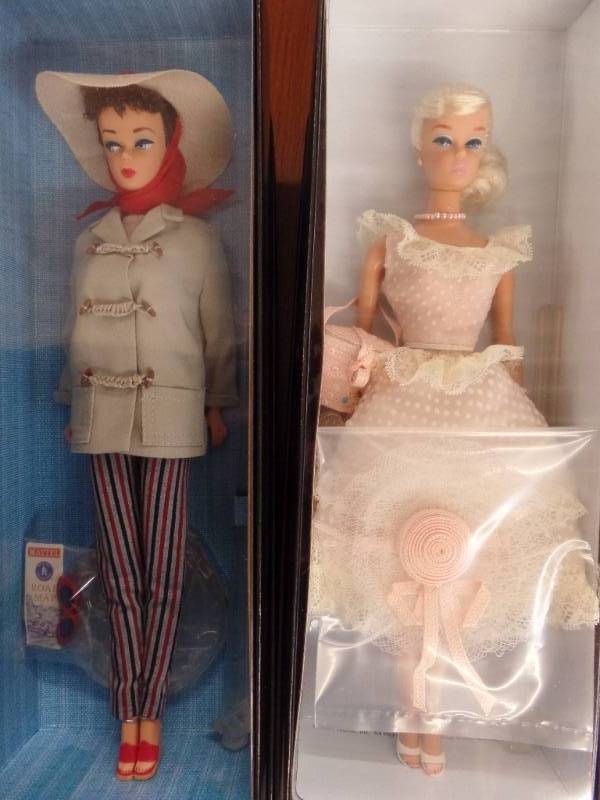 lot 417 image: GOLD LABEL BARBIE COLLECTOR DOLLS