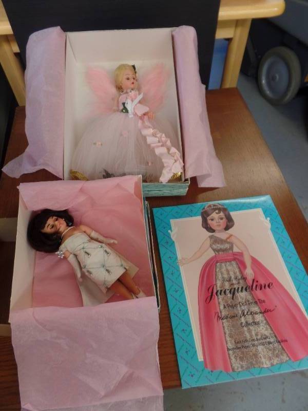 lot 536 image: MADAME ALEXANDER DOLLS AND PAPER DOLLS