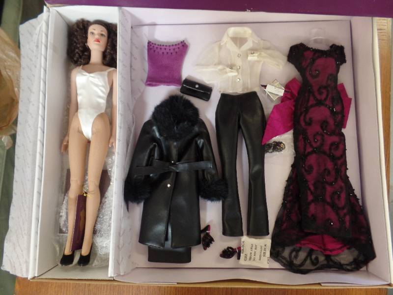 lot 545 image: TYLER WENTWORTH WEEKEND IN DC GIFT SET