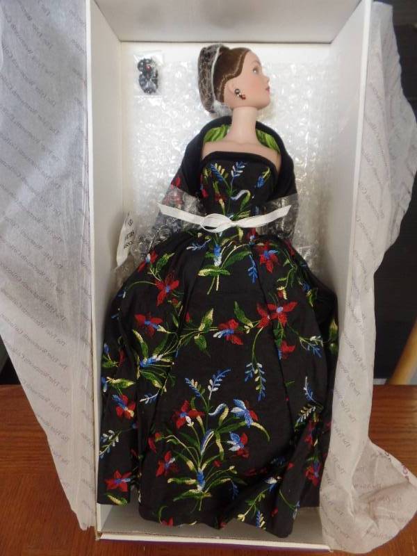 lot 546 image: TYLER WENTWORTH MIDNIGHT GARDEN
