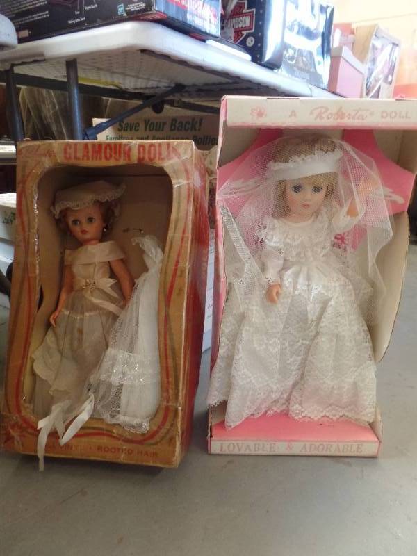 lot 548 image: ROBERTA DOLLS