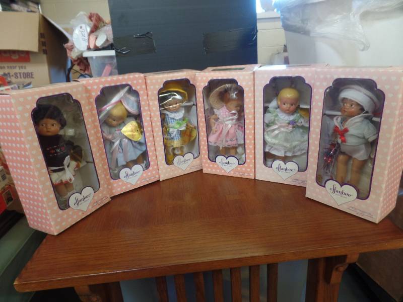 lot 554 image: EFFANBEE PATSYETTE DOLLS