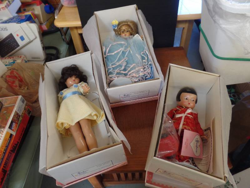 lot 556 image: EFFANBEE DOLLS