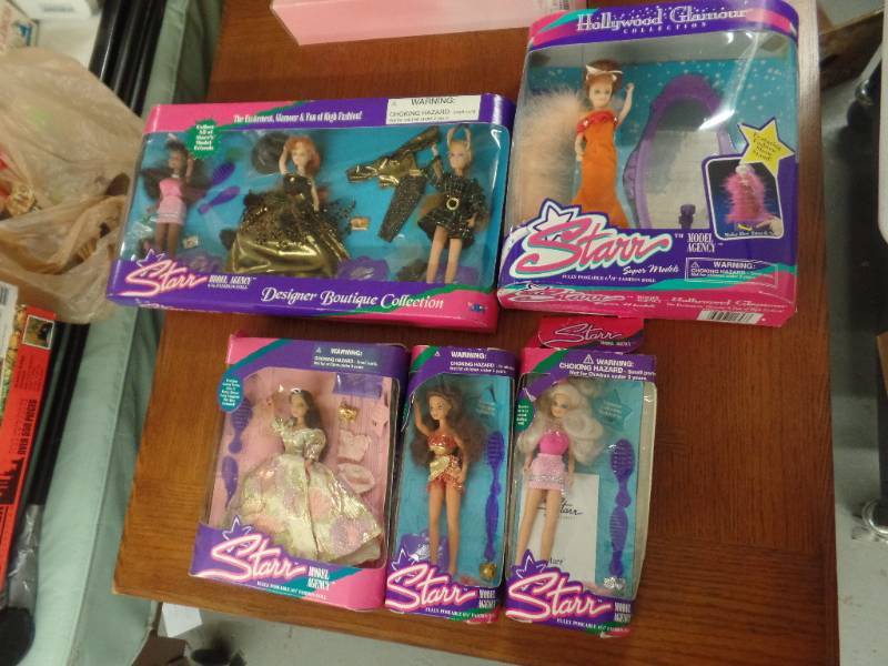 lot 563 image: STARR MODEL AGENCY DOLLS