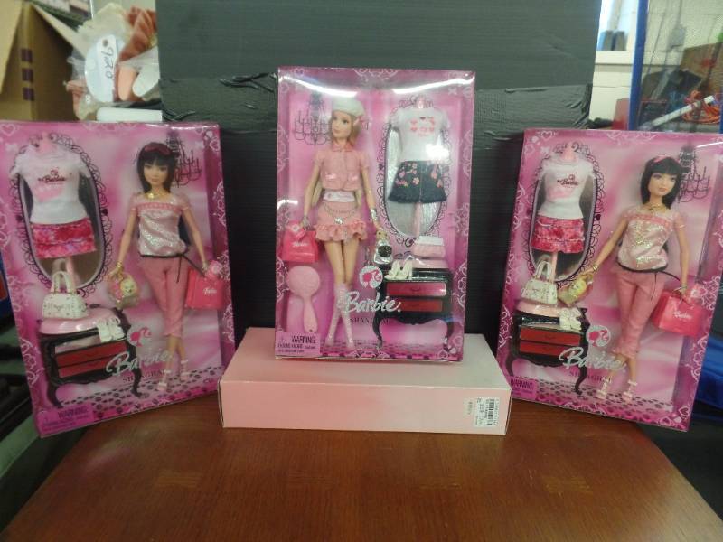 lot 445 image: BARBIE SHANGHAI