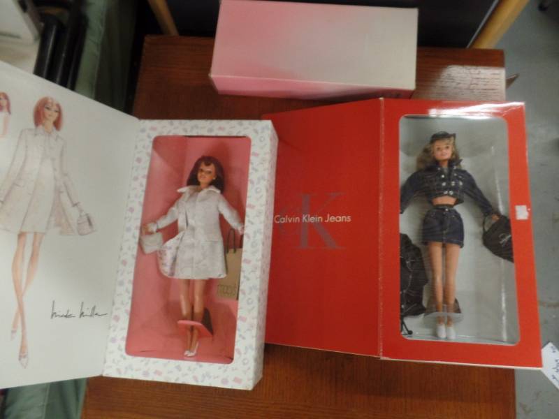 lot 446 image: BARBIE MACYS AND BLOOMINGDALES LIMITED EDITION DOLLS