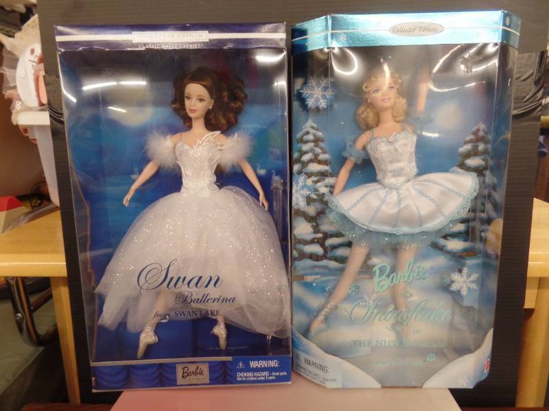 lot 452 image: BARBIE COLLECTOR EDITION CLASSIC BALLET DOLLS