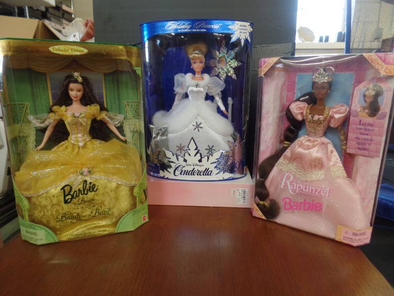 lot 461 image: FAIRYTALE CHARACTER BARBIES