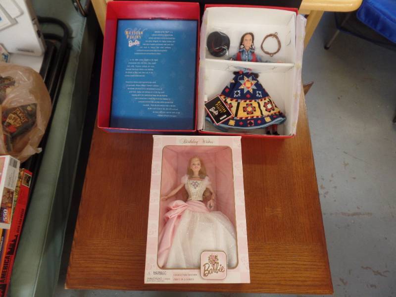lot 475 image: COLLECTOR EDITION BARBIES