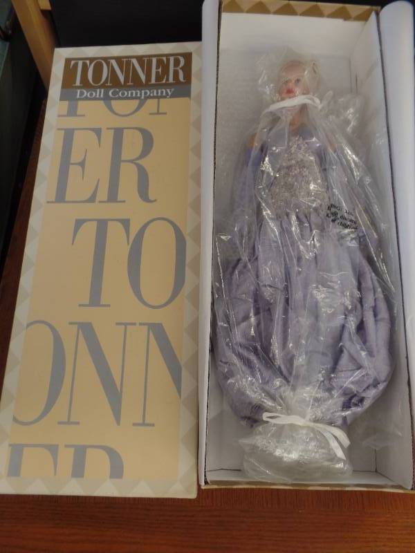 lot 570 image: ROBERT TONNER IRIS DOLL