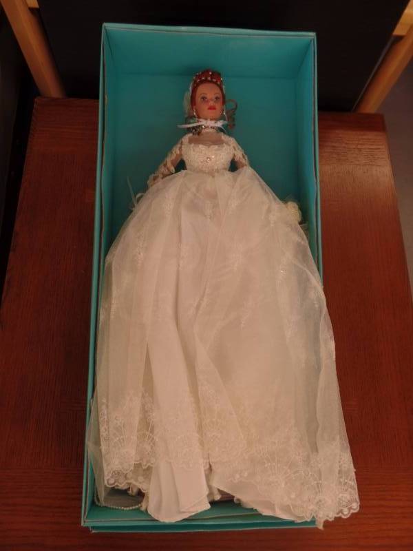 lot 571 image: SPELLBOUND DOLLS ERIN BRIDE
