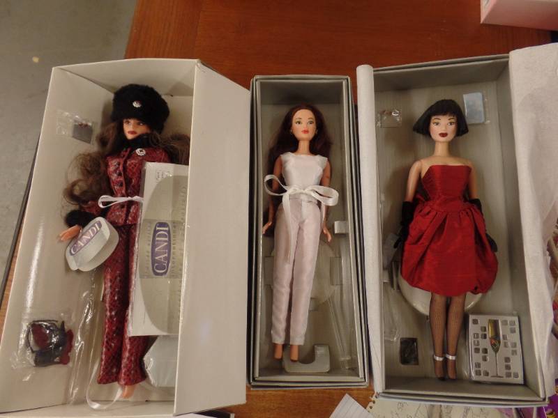 lot 576 image: CANDI COUTURE DOLLS BY JASON WU
