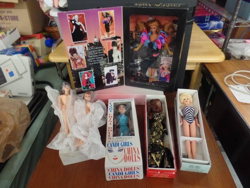 lot 577 image: CANDI GIRLS DOLLS