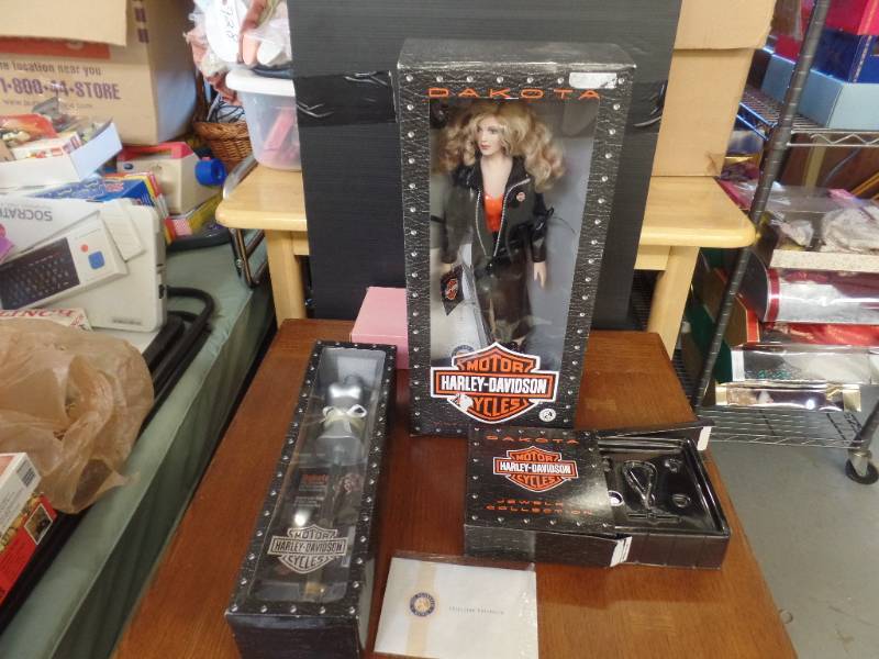 lot 588 image: HARLEY DAVIDSON DAKOTA DOLL