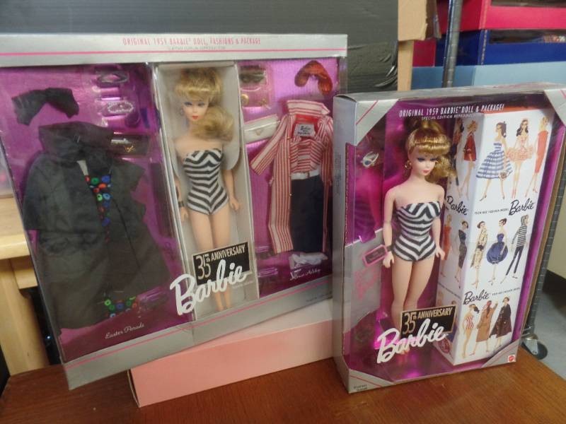 lot 479 image: BARBIE 35TH ANNIVERSARY DOLLS