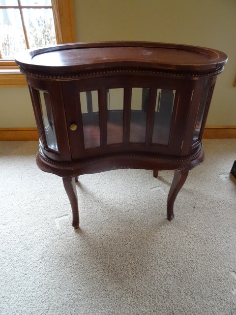 lot 4 image: Kidney Shape CurioEnd Table