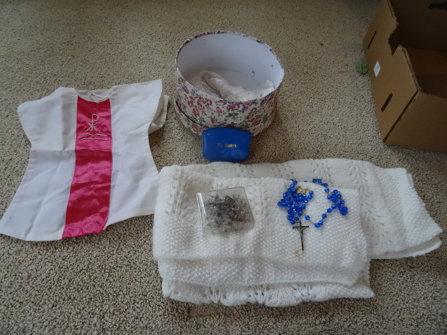 lot 12 image: Religious Items, Rosaries